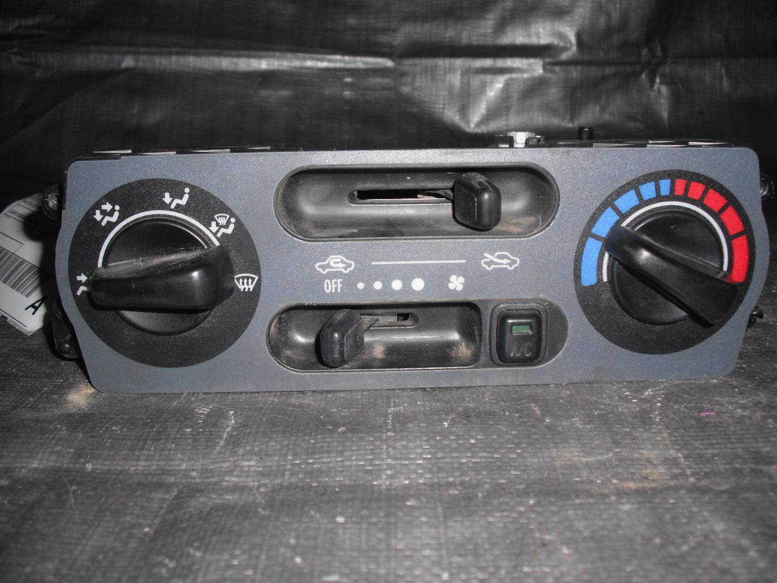 View Auto part Heater/Ac Controls Daihatsu Sirion 2001