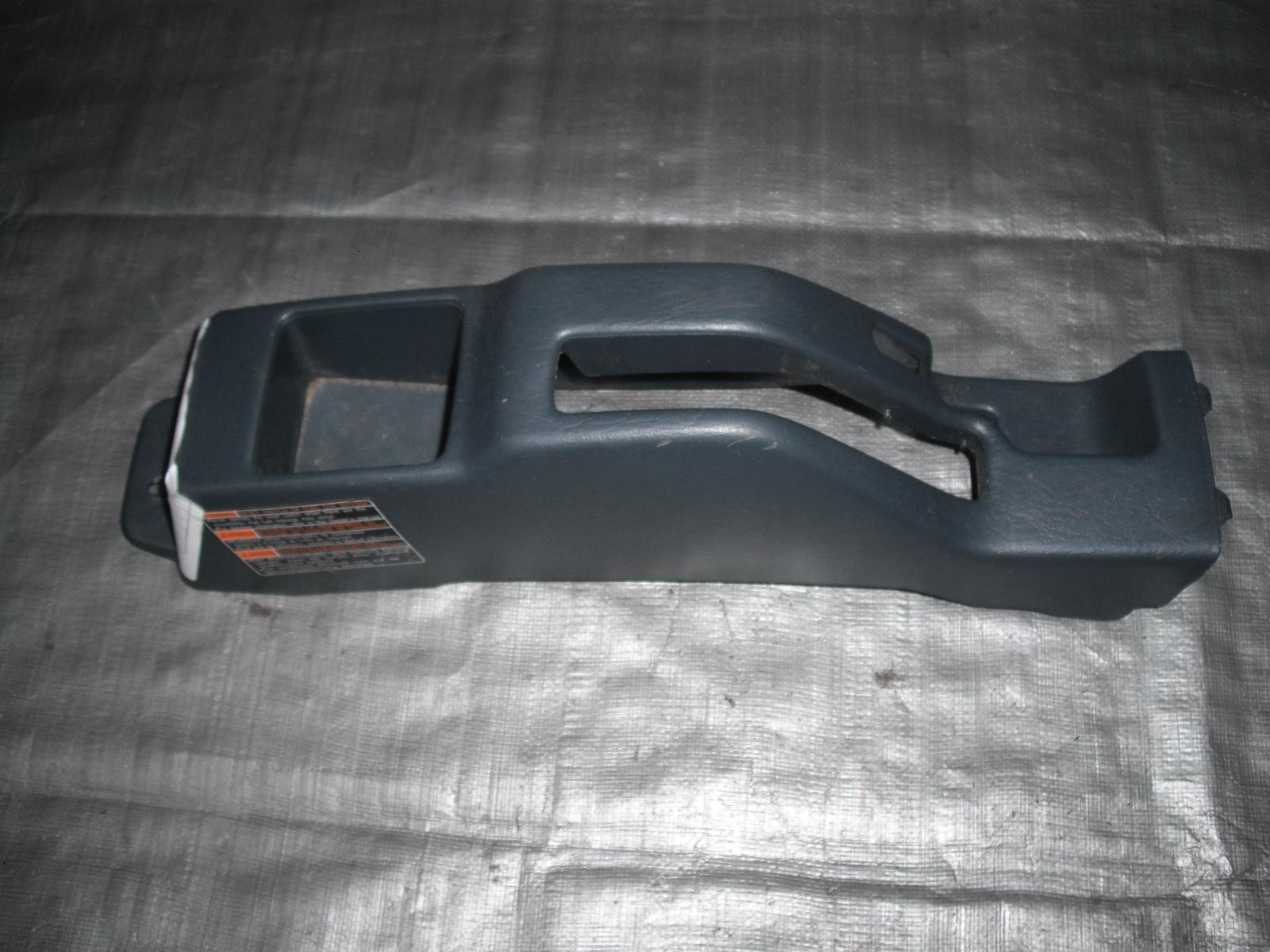 View Auto part Console Daihatsu Sirion 2001
