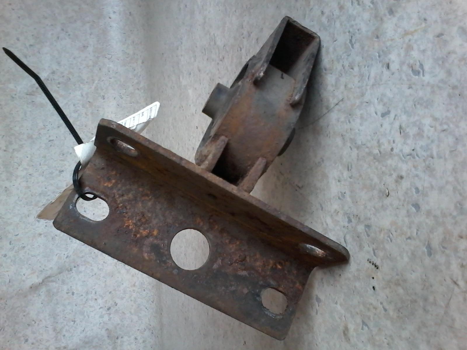 View Auto part Mount Toyota Mr2 1989
