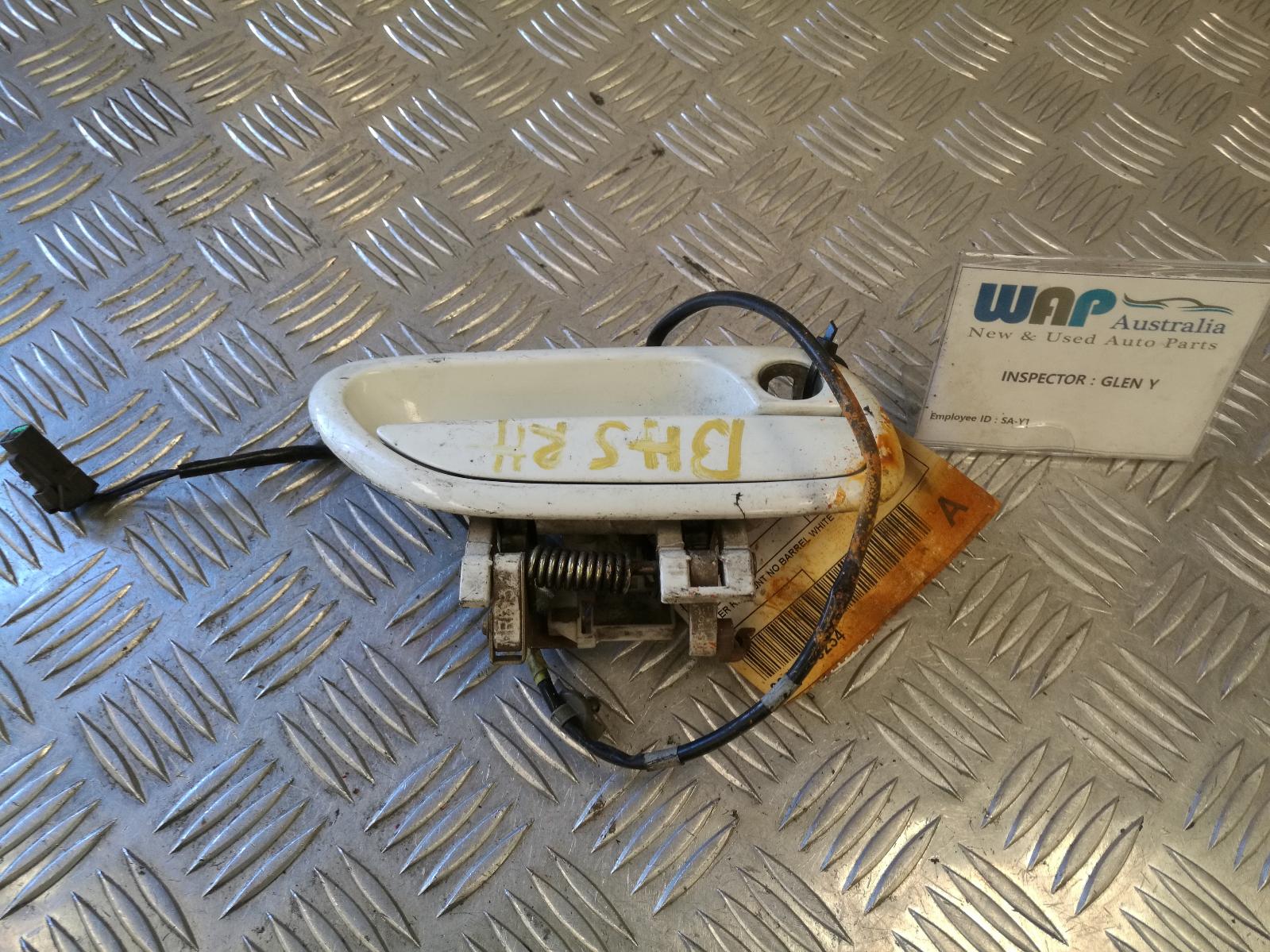 View Auto part Door Handle Subaru Liberty 1999