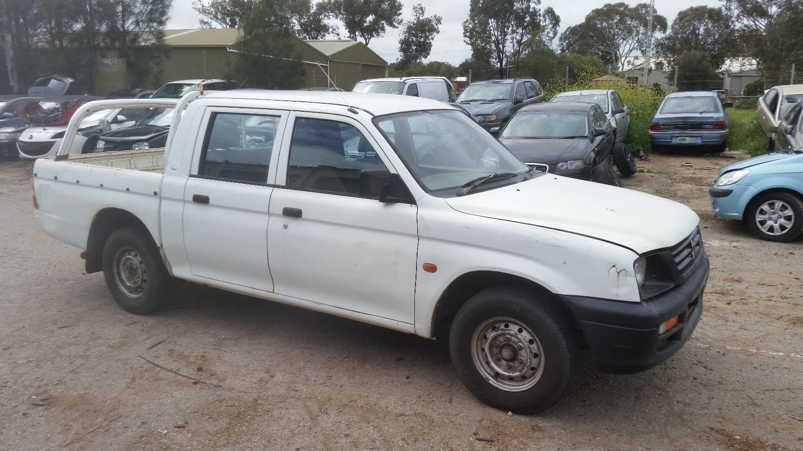 View Auto part Wheel Standard/Steel Mitsubishi Triton 1998