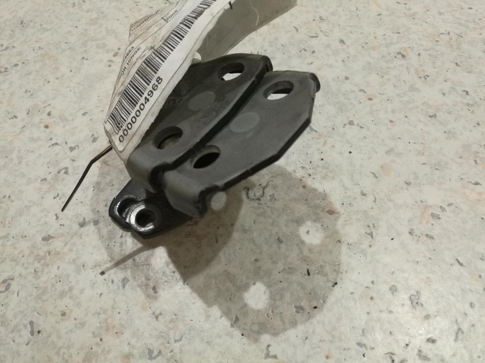 2005 Subaru Impreza Door Hinge/Runner View Auto part Door Hinge/Runner Subaru Impreza 2005