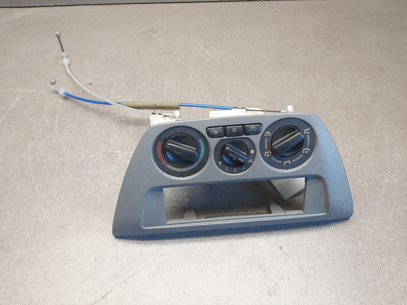 2004 Mitsubishi Lancer Heater/Ac Controls View Auto part Heater/Ac Controls Mitsubishi Lancer 2004