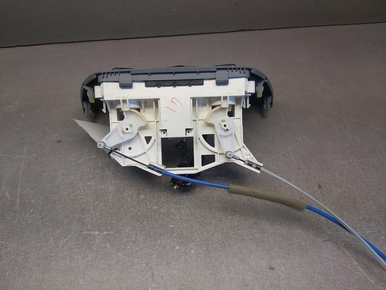 2004 Mitsubishi Lancer Heater/Ac Controls View Auto part Heater/Ac Controls Mitsubishi Lancer 2004