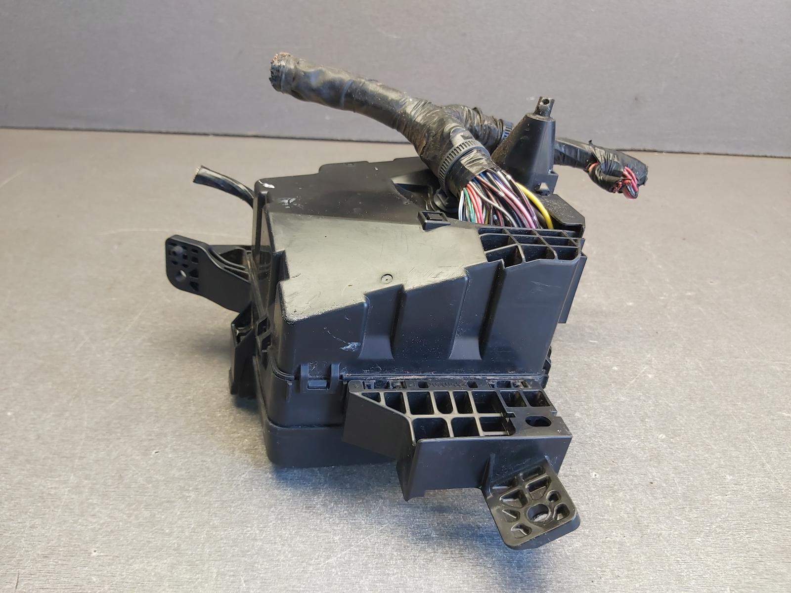 View Auto part Fuse Box Suzuki Swift 2013