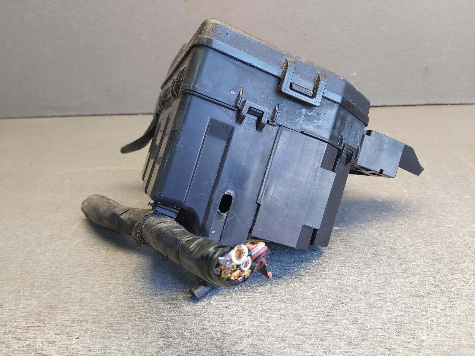 View Auto part Fuse Box Suzuki Swift 2013