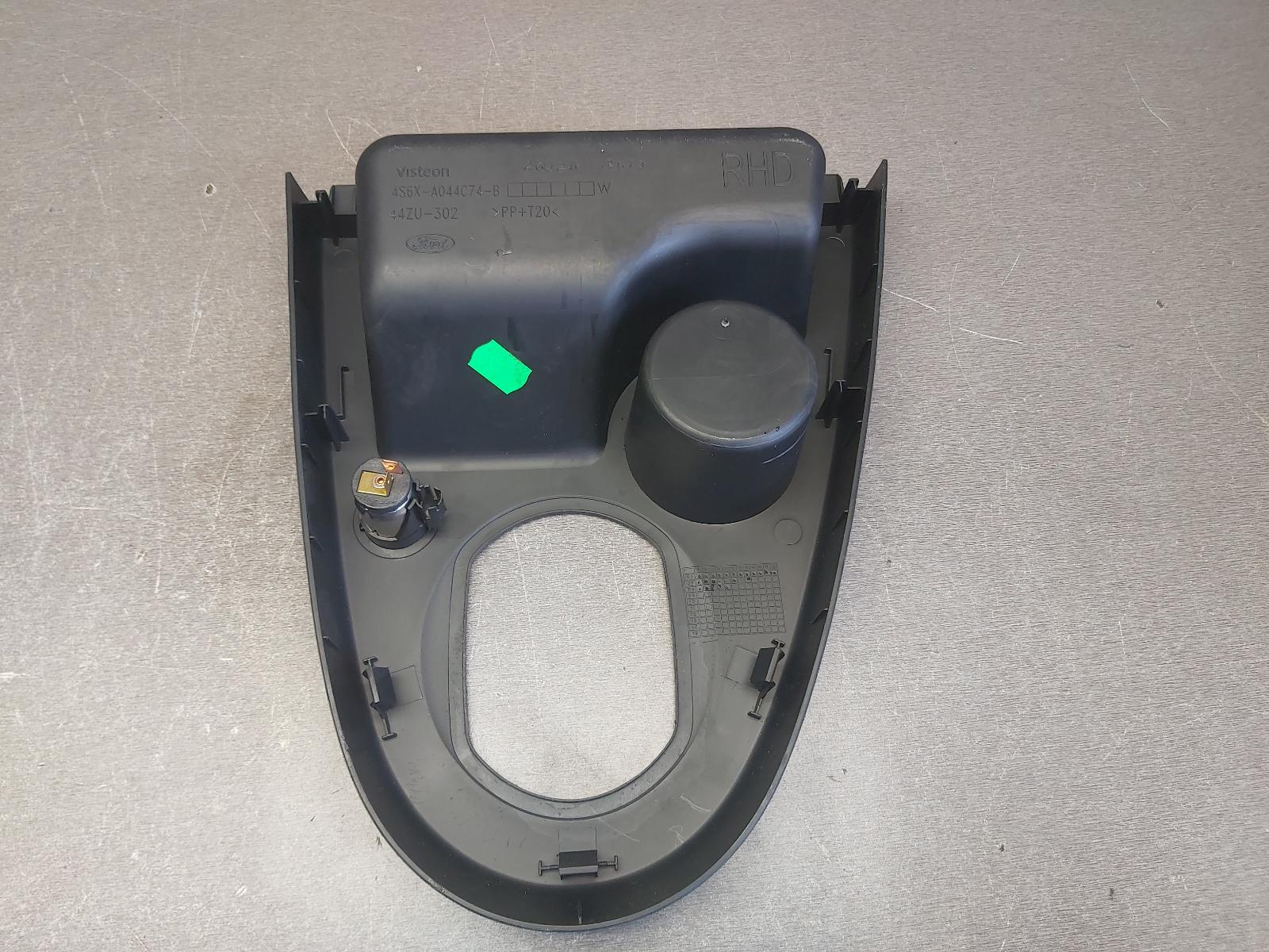 View Auto part Console Ford Fiesta 2008