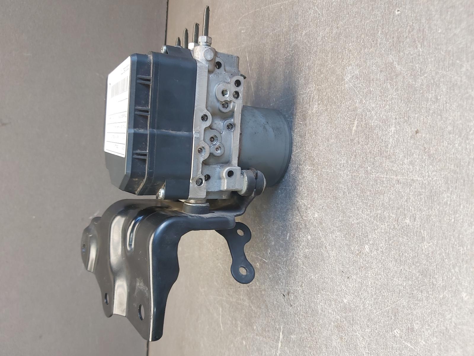 2012 Toyota Corolla Abs Pump/Modulator View Auto part Abs Pump/Modulator Toyota Corolla 2012