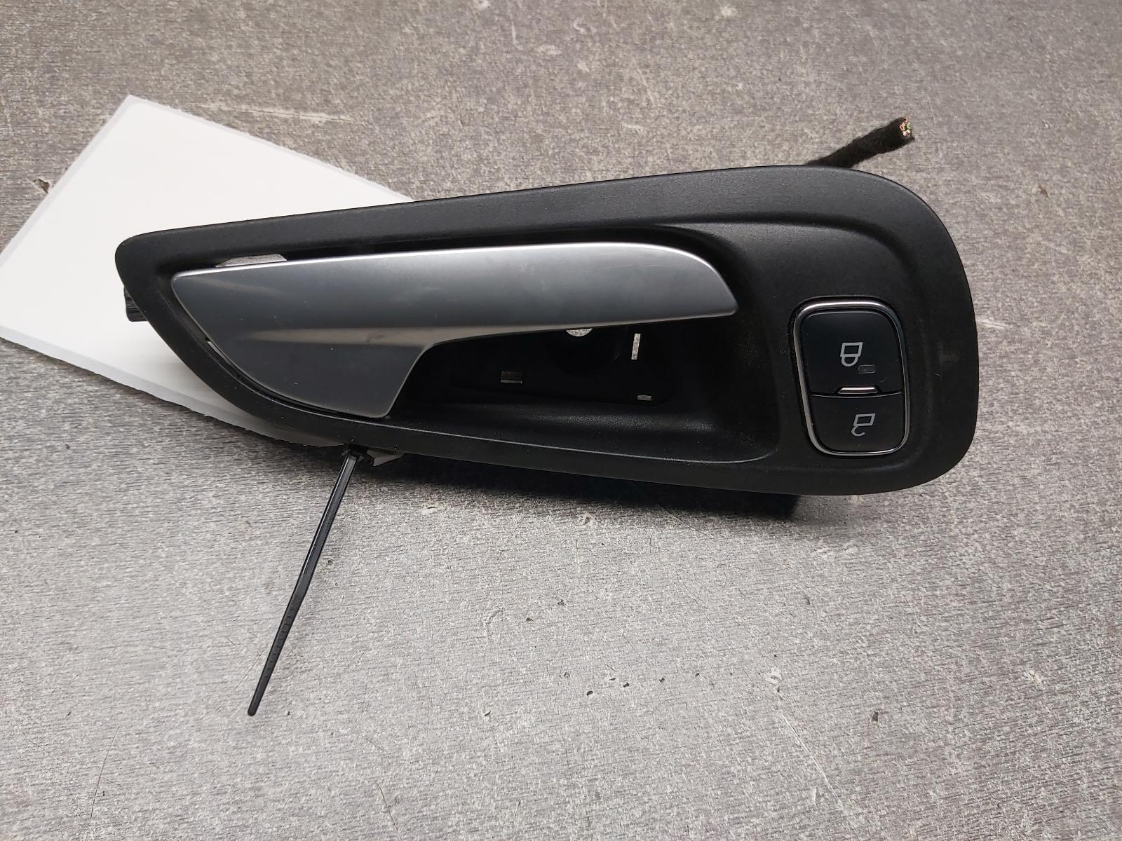 View Auto part Door Handle Ford Focus 2017
