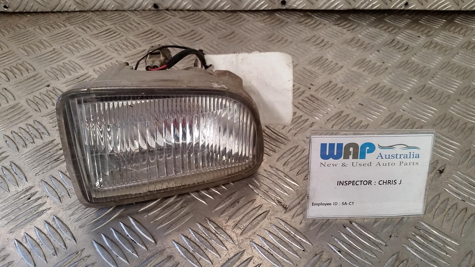 1994 Toyota Starlet Right Indicator/Fog/Side View Auto part Right Indicator/Fog/Side Toyota Starlet 1994