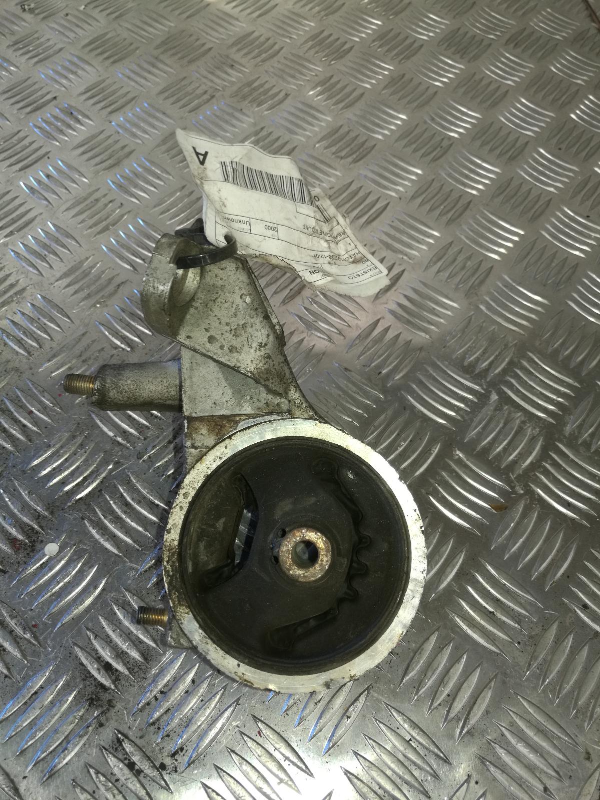 View Auto part Mount Daihatsu Sirion 2000