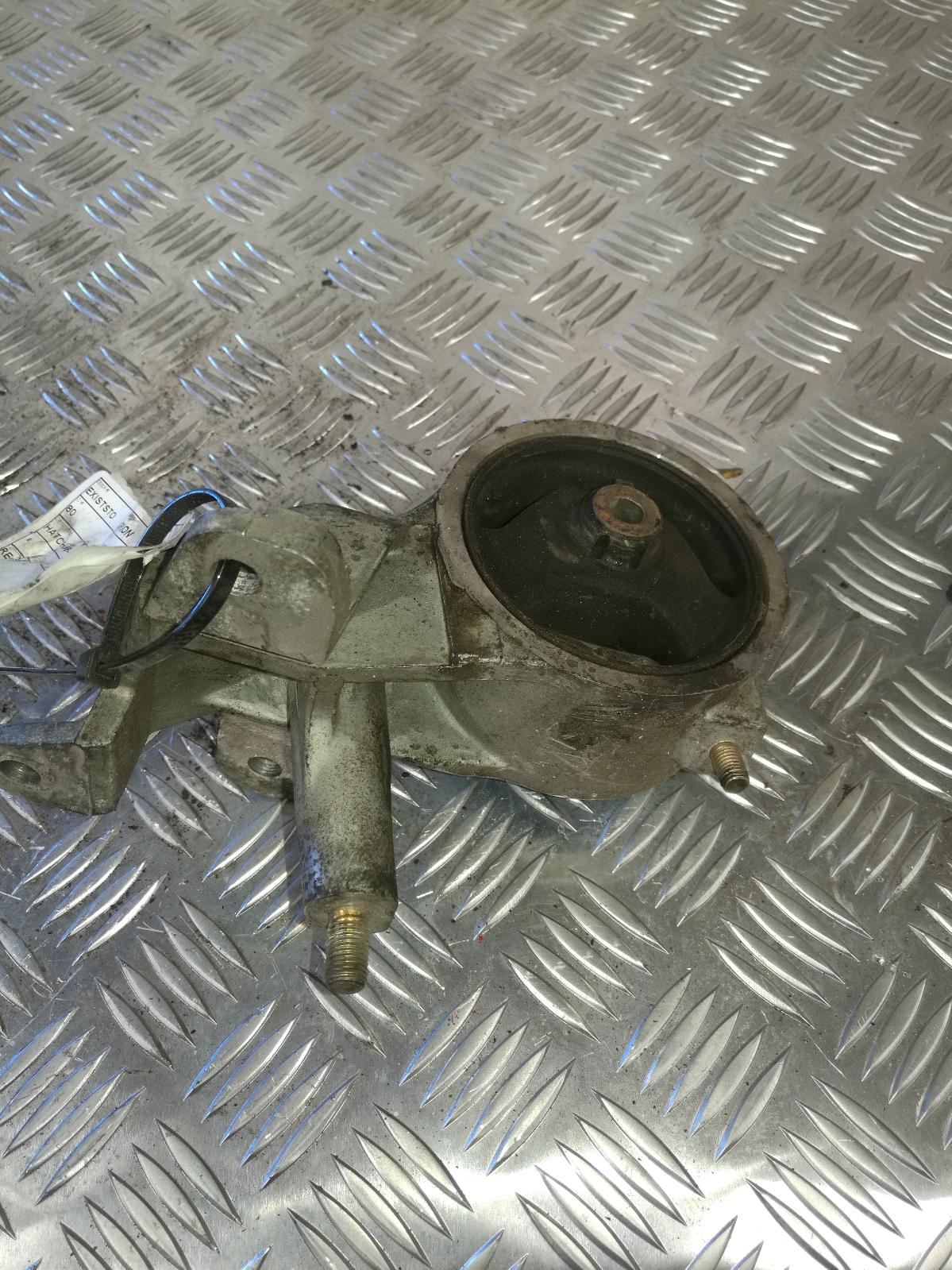 View Auto part Mount Daihatsu Sirion 2000