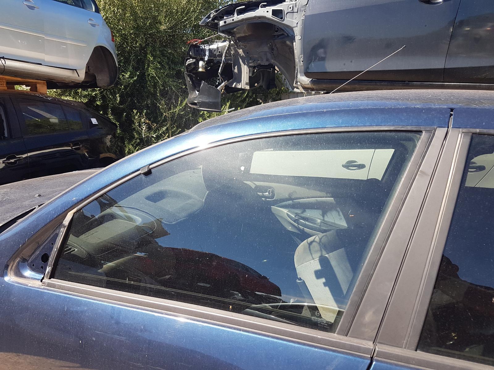 View Auto part Left Front Door Window Nissan Pulsar 2002
