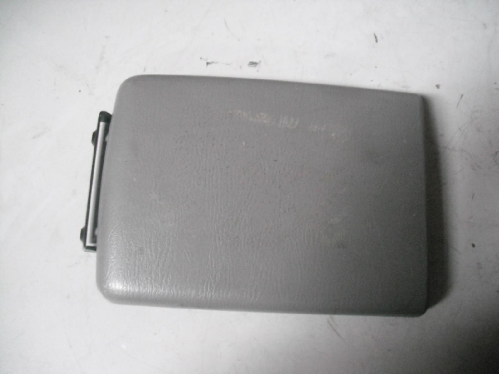 View Auto part Console Subaru Forester 2004
