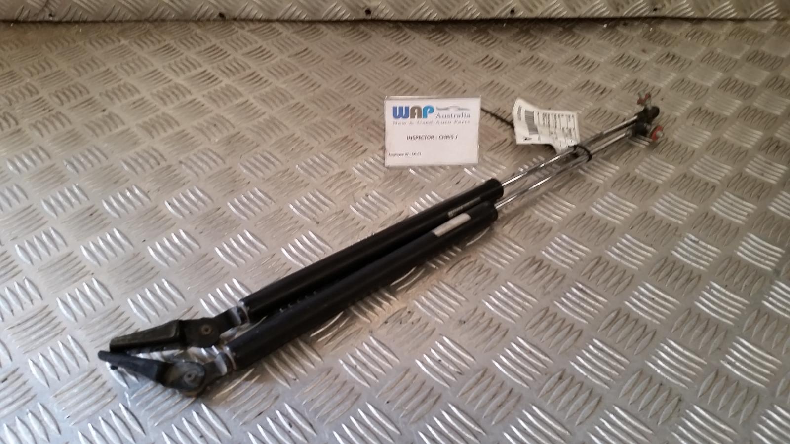 2004 Subaru Forester Bootlid/Tgate Hinge View Auto part Bootlid/Tgate Hinge Subaru Forester 2004