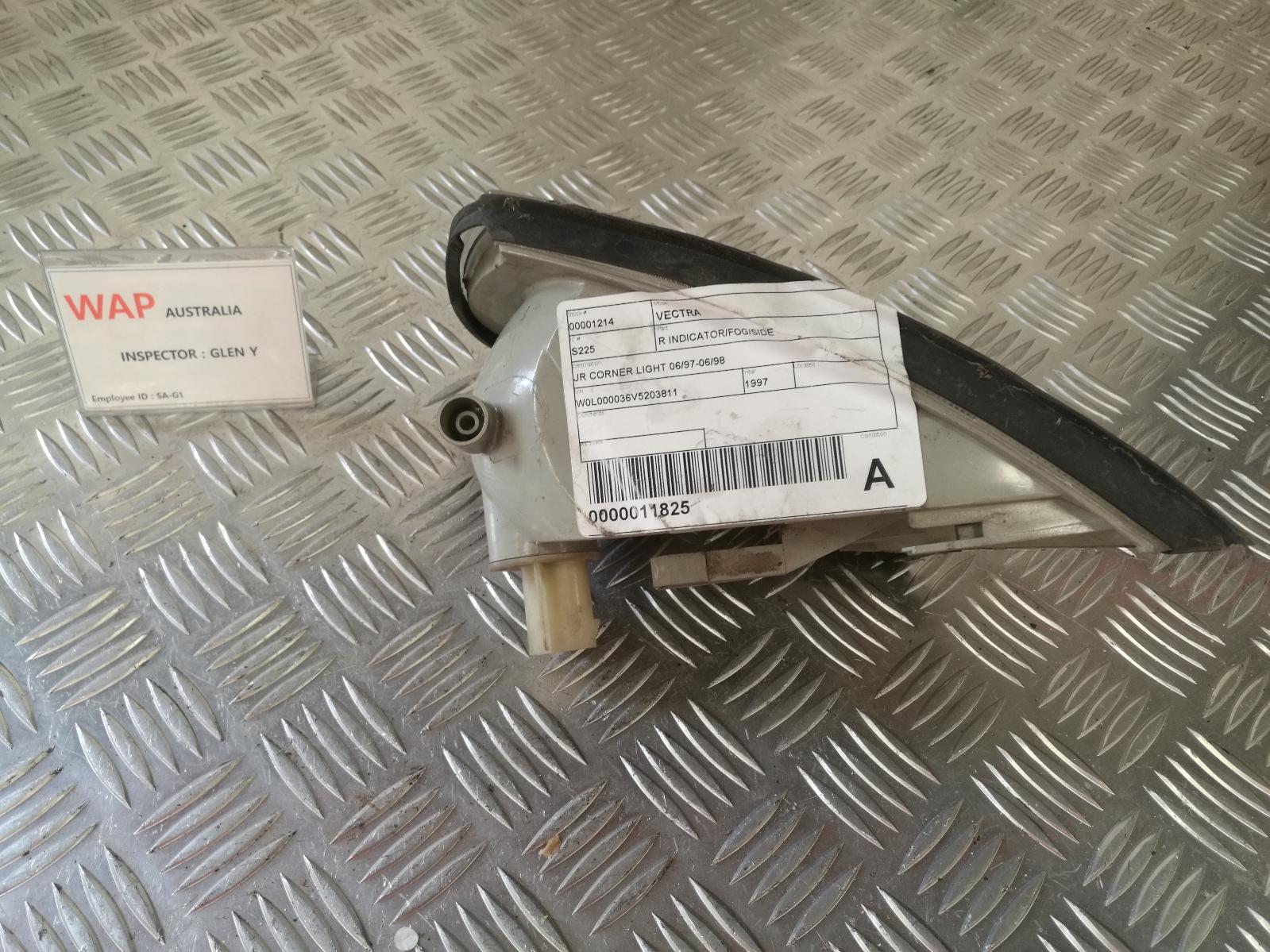View Auto part Right Indicator/Fog/Side Holden Vectra 1997