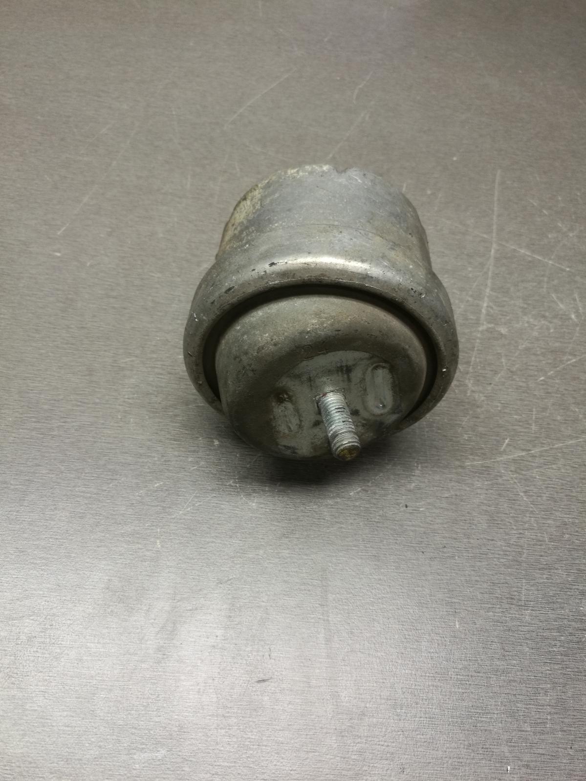 View Auto part Mount Holden Vectra 1997
