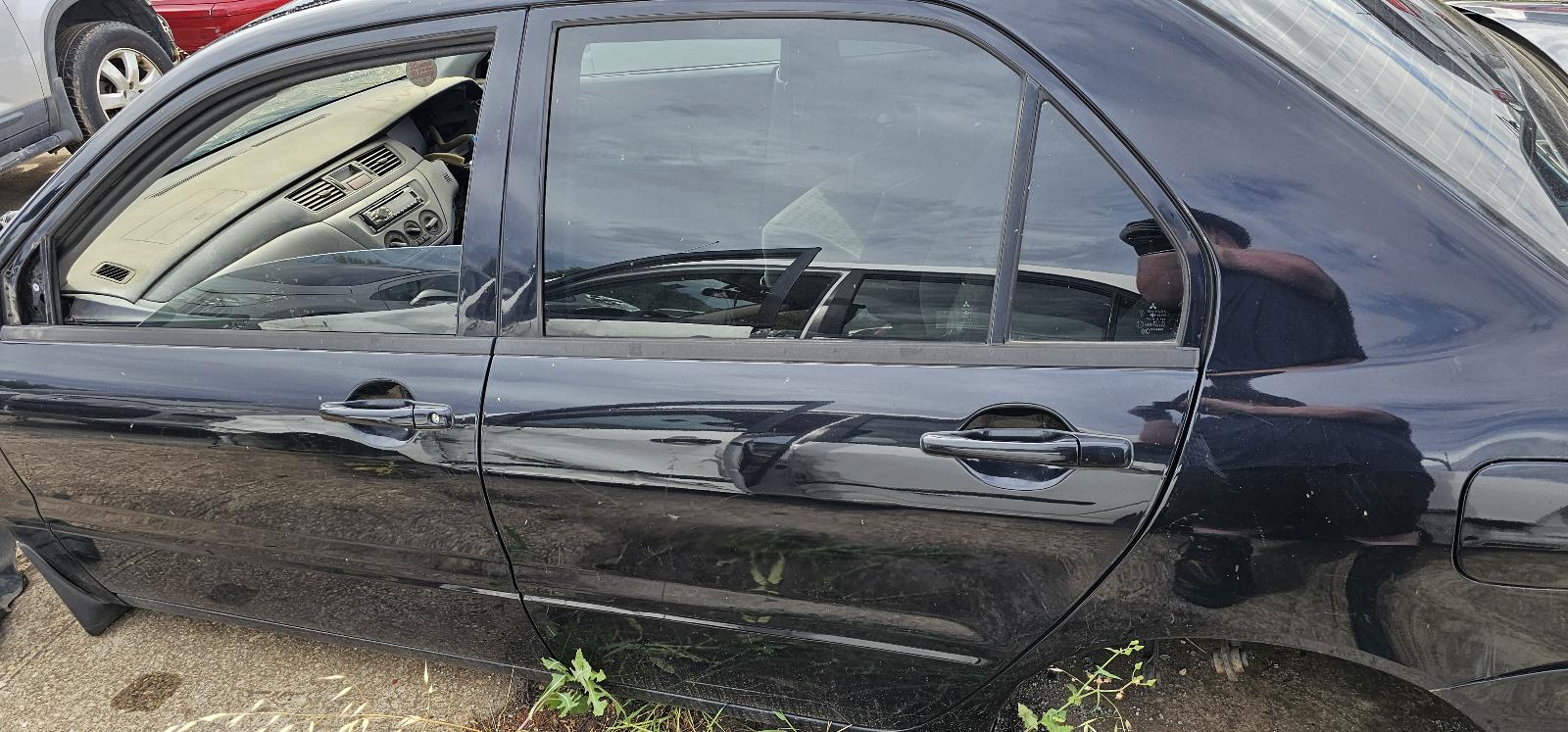 2005 Mitsubishi Lancer Antenna View Auto part Antenna Mitsubishi Lancer 2005