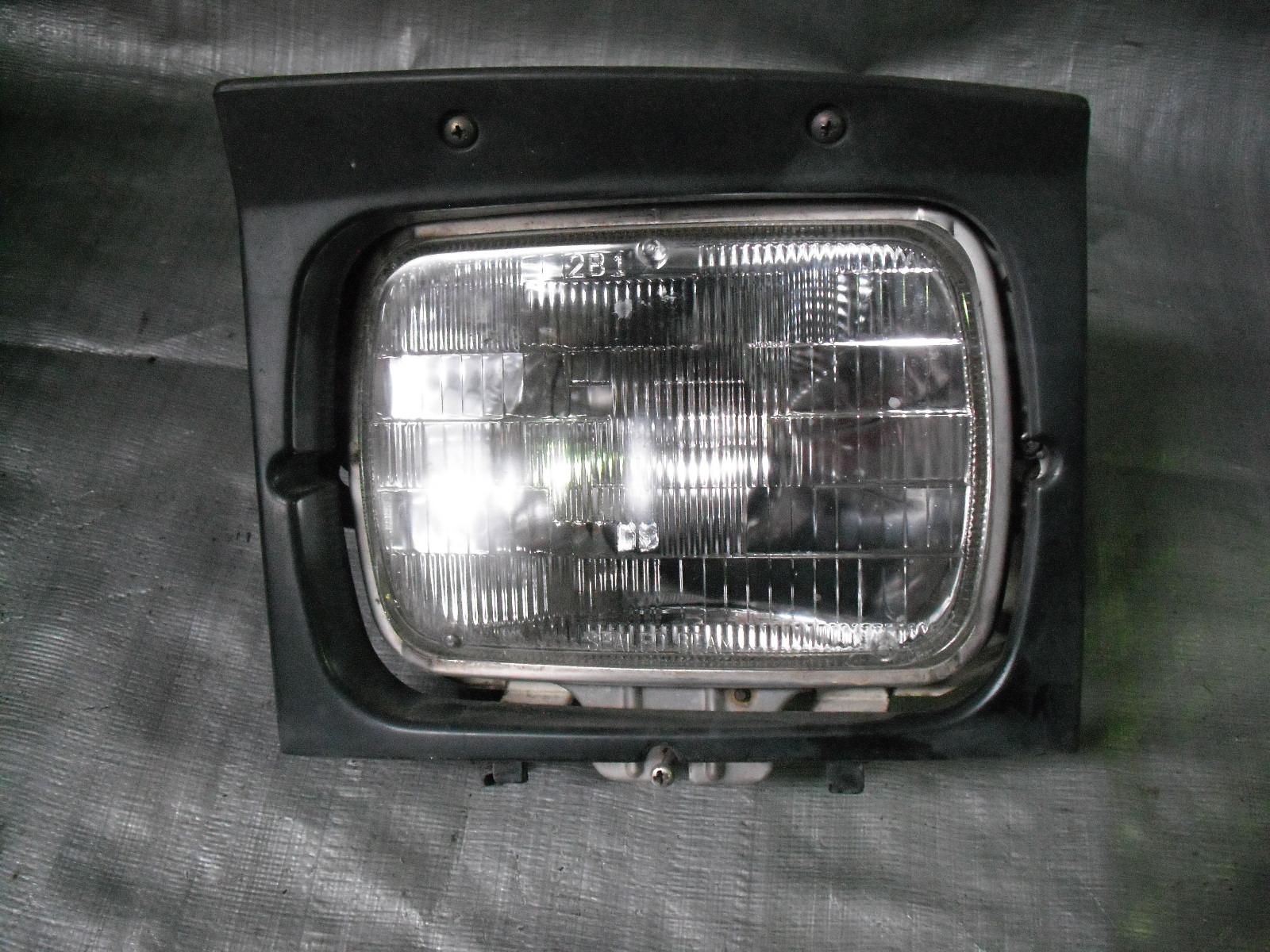 View Auto part Right Headlamp Rover 416i 1987