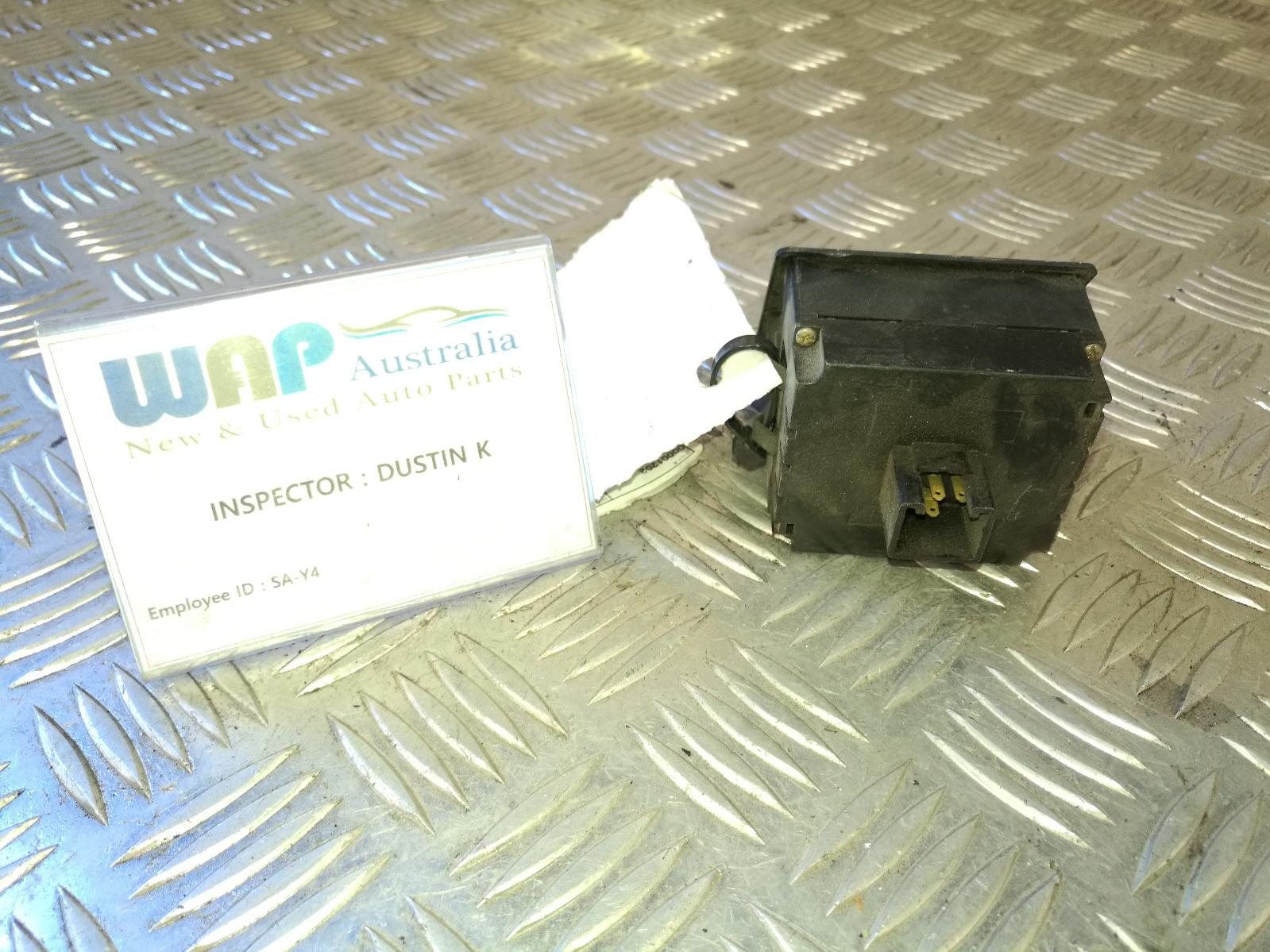 View Auto part Clock Rover 416i 1987