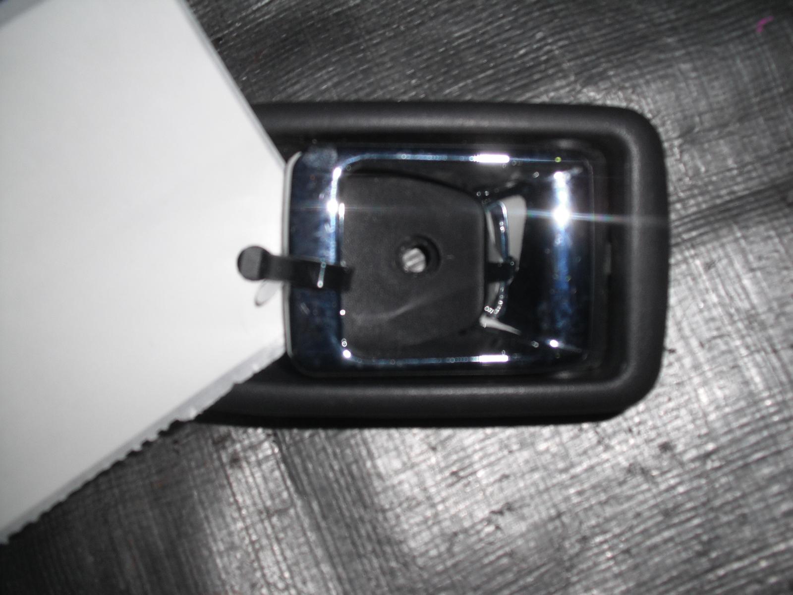 View Auto part Door Handle Daihatsu Sirion 2001