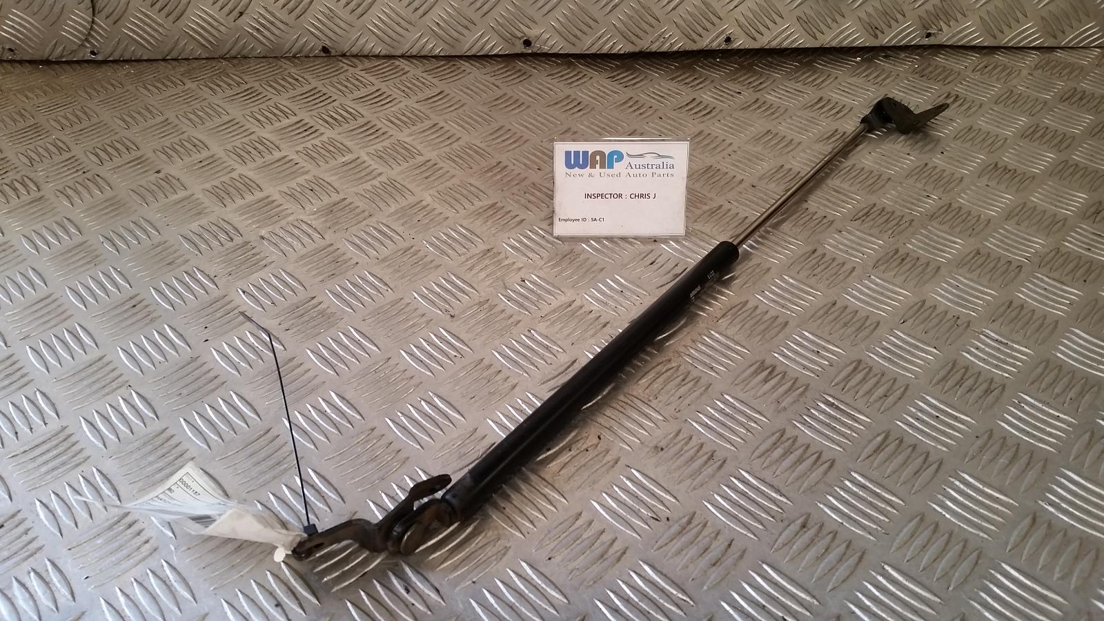 2001 Daihatsu Sirion Hatch Strut View Auto part Hatch Strut Daihatsu Sirion 2001