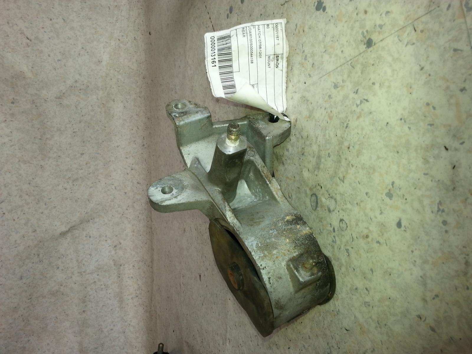 View Auto part Mount Daihatsu Sirion 2001