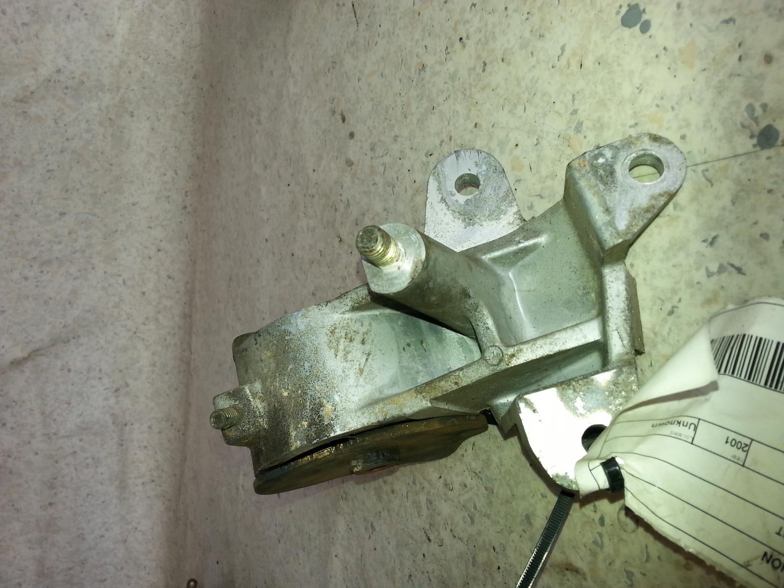 View Auto part Mount Daihatsu Sirion 2001
