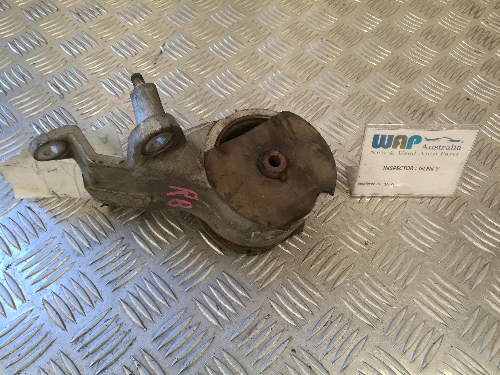 View Auto part Mount Daihatsu Sirion 2001