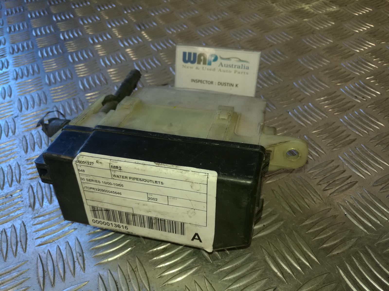 View Auto part Fuse Box Toyota Mr2 2002