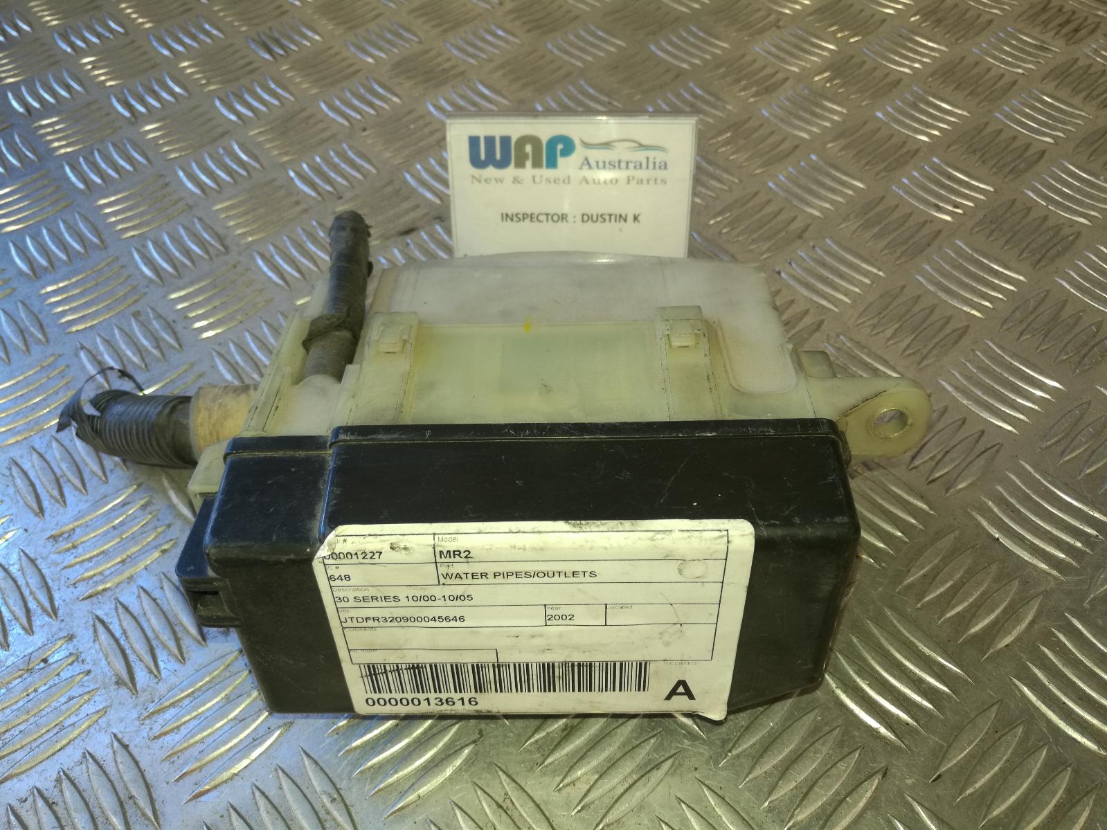 View Auto part Fuse Box Toyota Mr2 2002