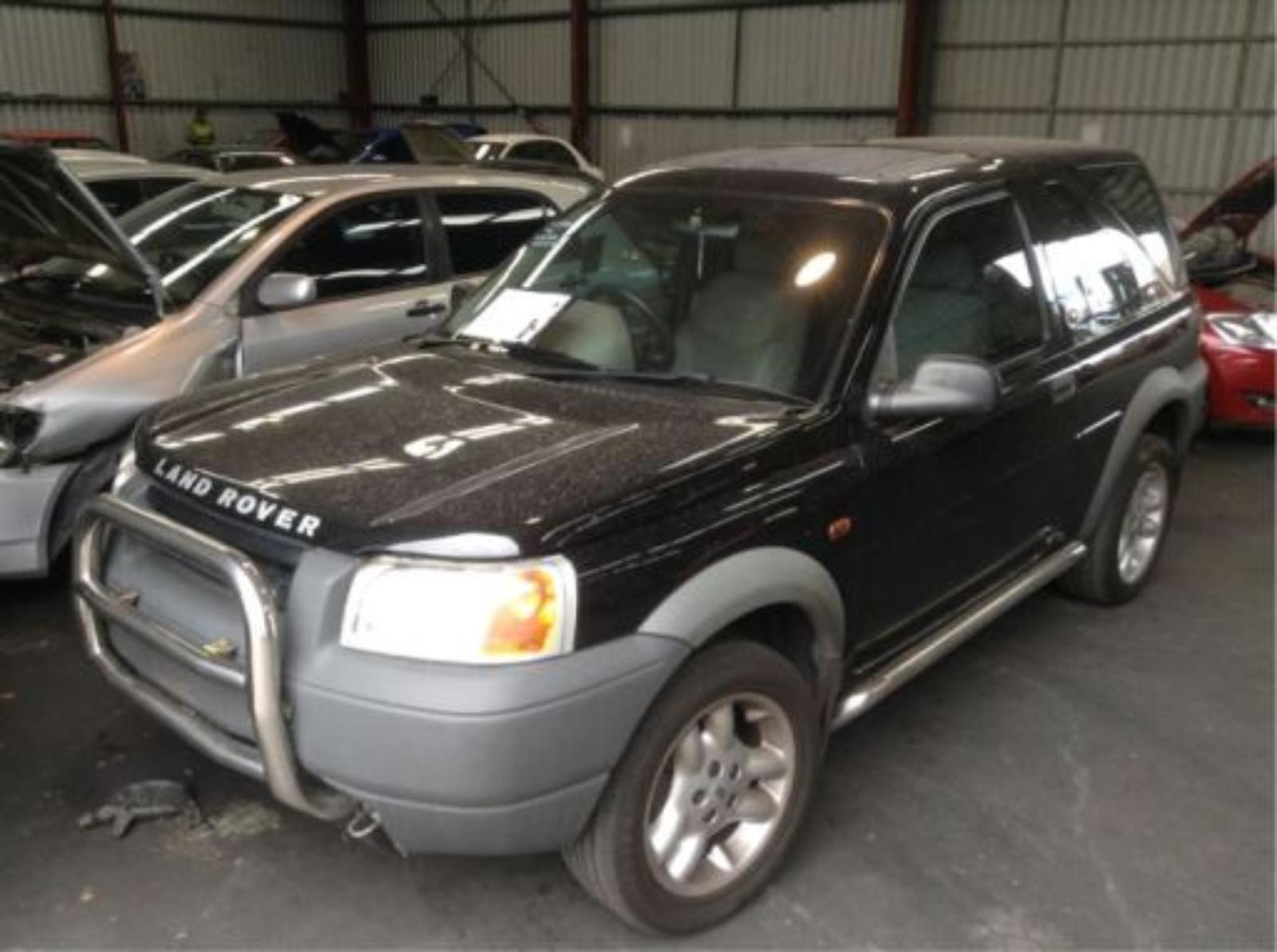 1999 Land Rover Freelander Left Taillight View Auto part Left Taillight Land Rover Freelander 1999