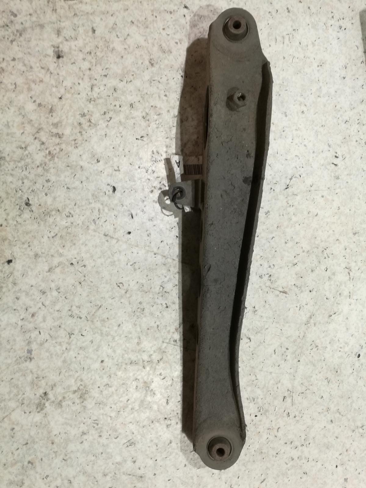 Left Rear Trailing Arm Crv Honda 2001