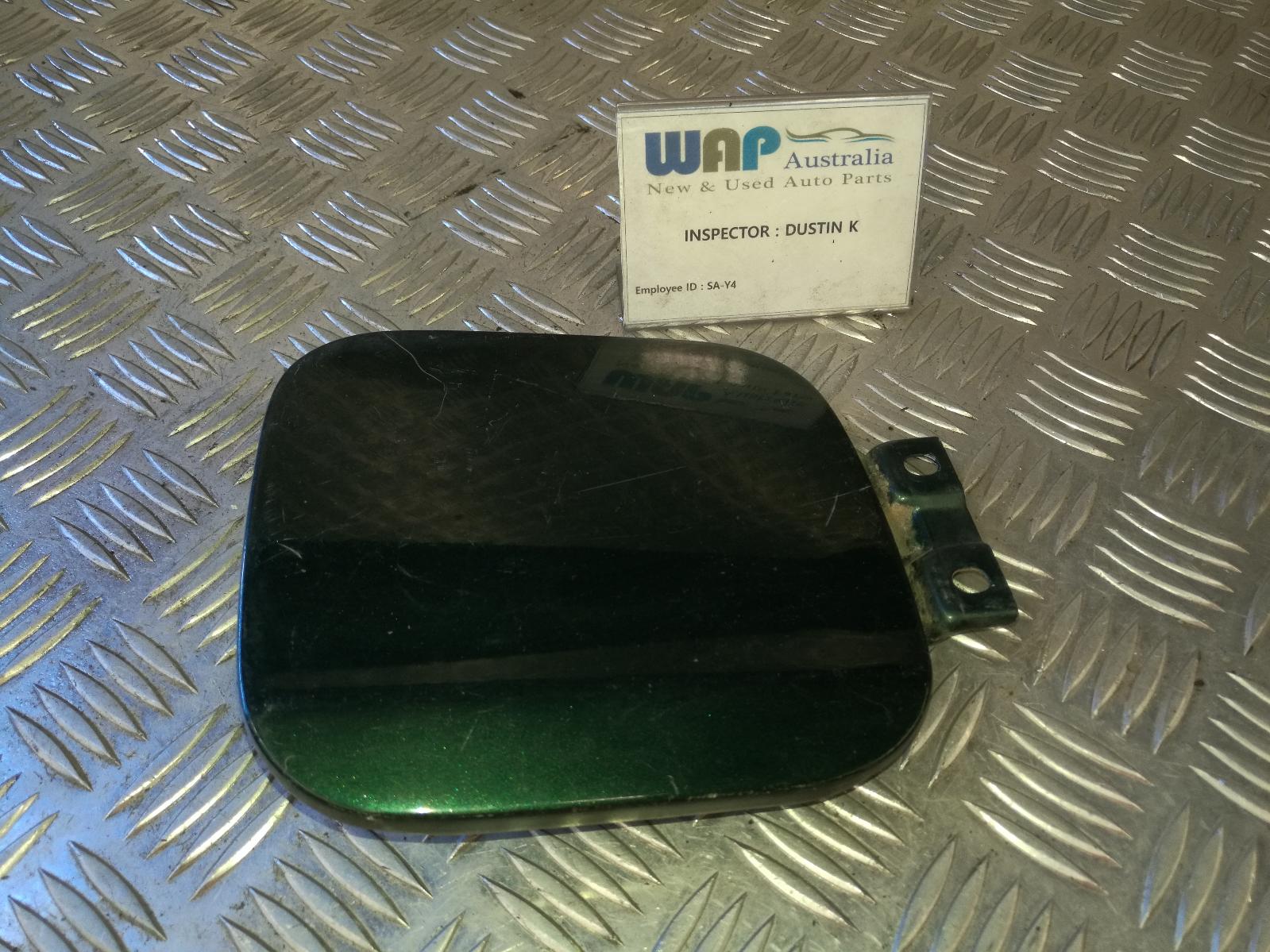 View Auto part Fuel Door / Filler Honda Civic 1995