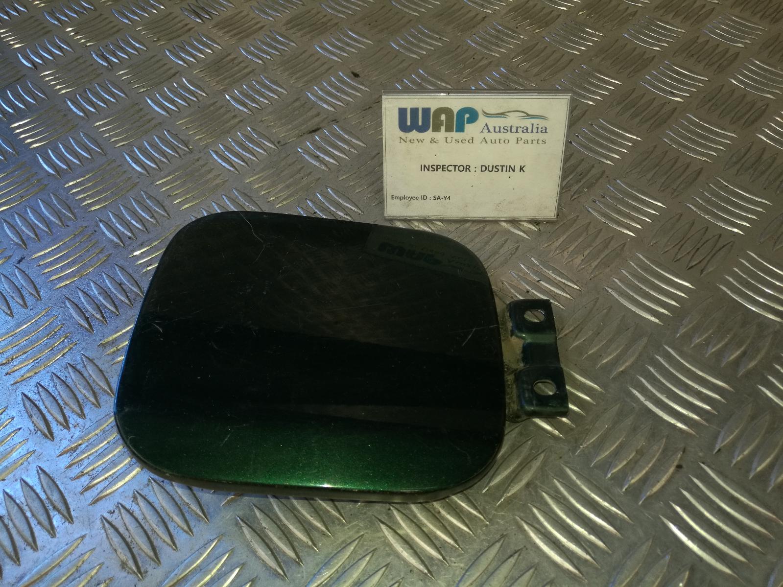 View Auto part Fuel Door / Filler Honda Civic 1995