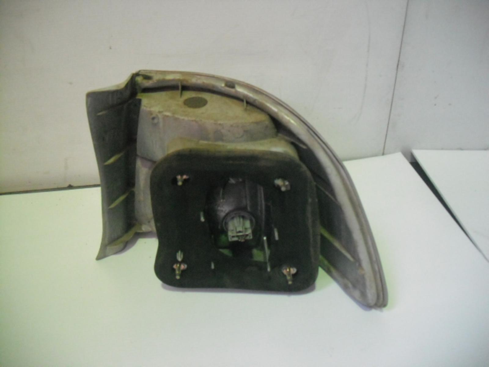 View Auto part Left Taillight Honda Civic 1995
