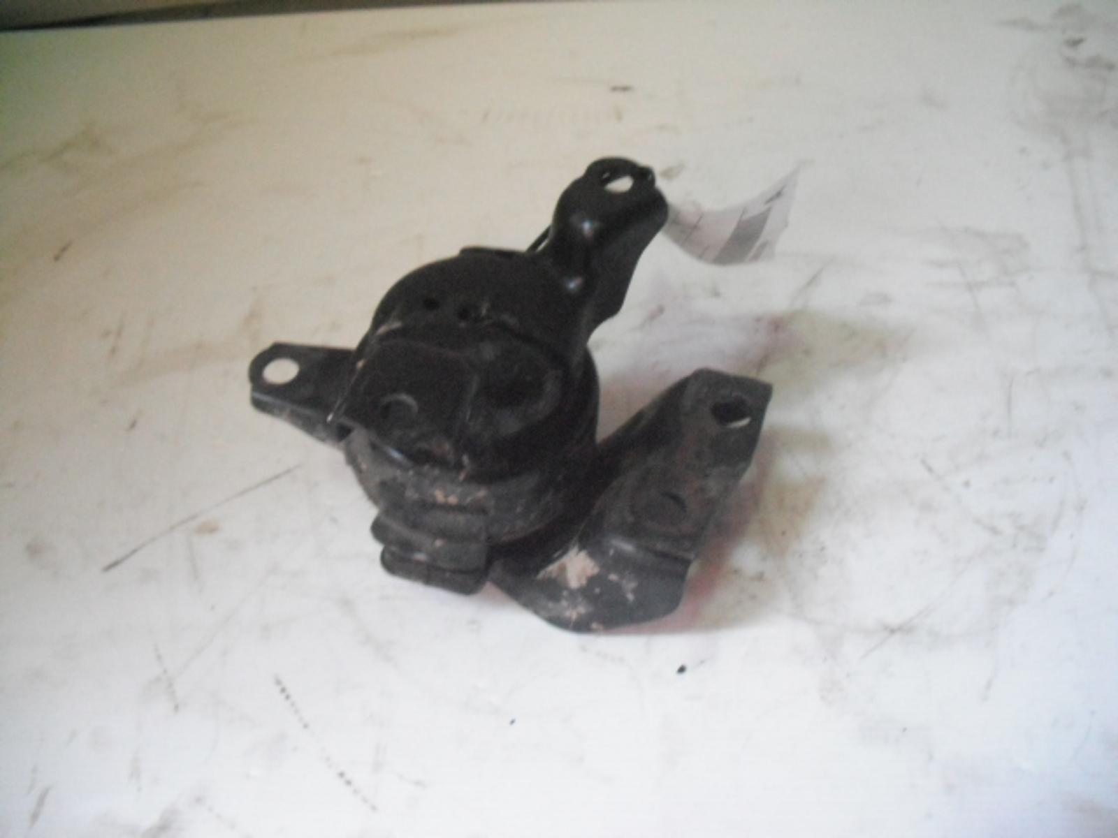 View Auto part Mount Honda Civic 1995