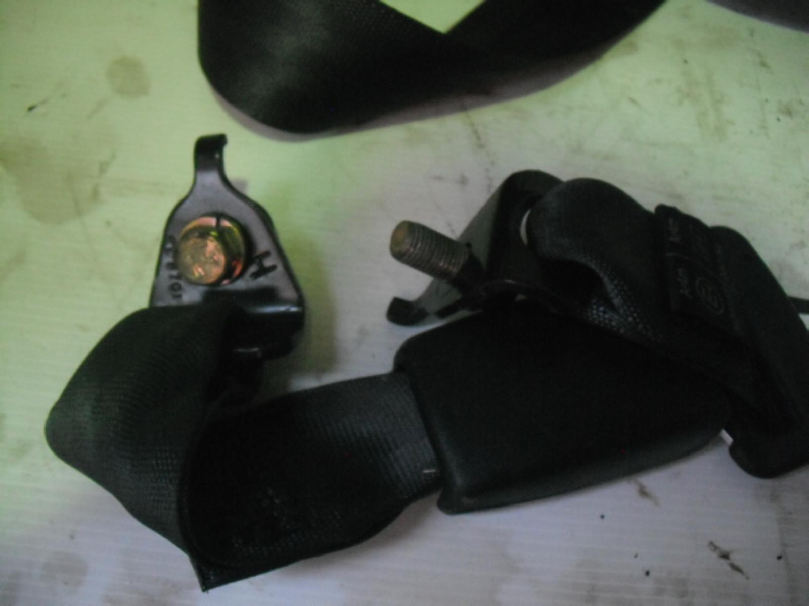 View Auto part Seatbelt/Stalk Honda Civic 1995