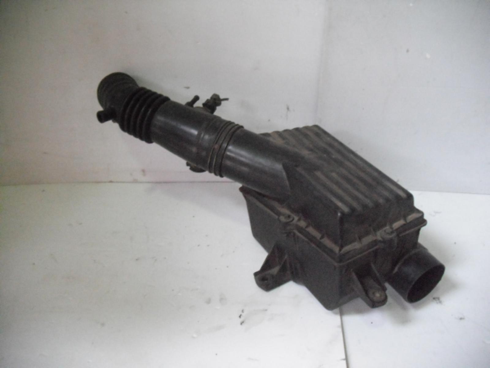 View Auto part Air Cleaner/Box Hyundai Excel 1994
