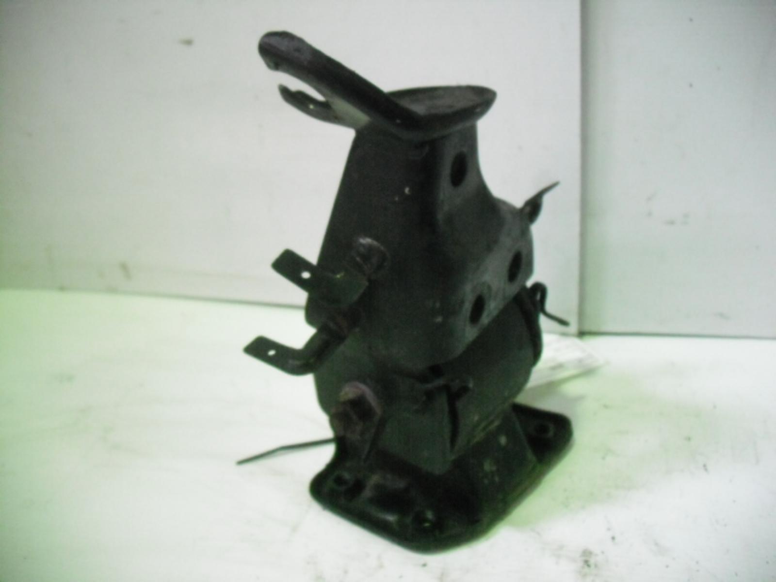 View Auto part Mount Hyundai Excel 1994