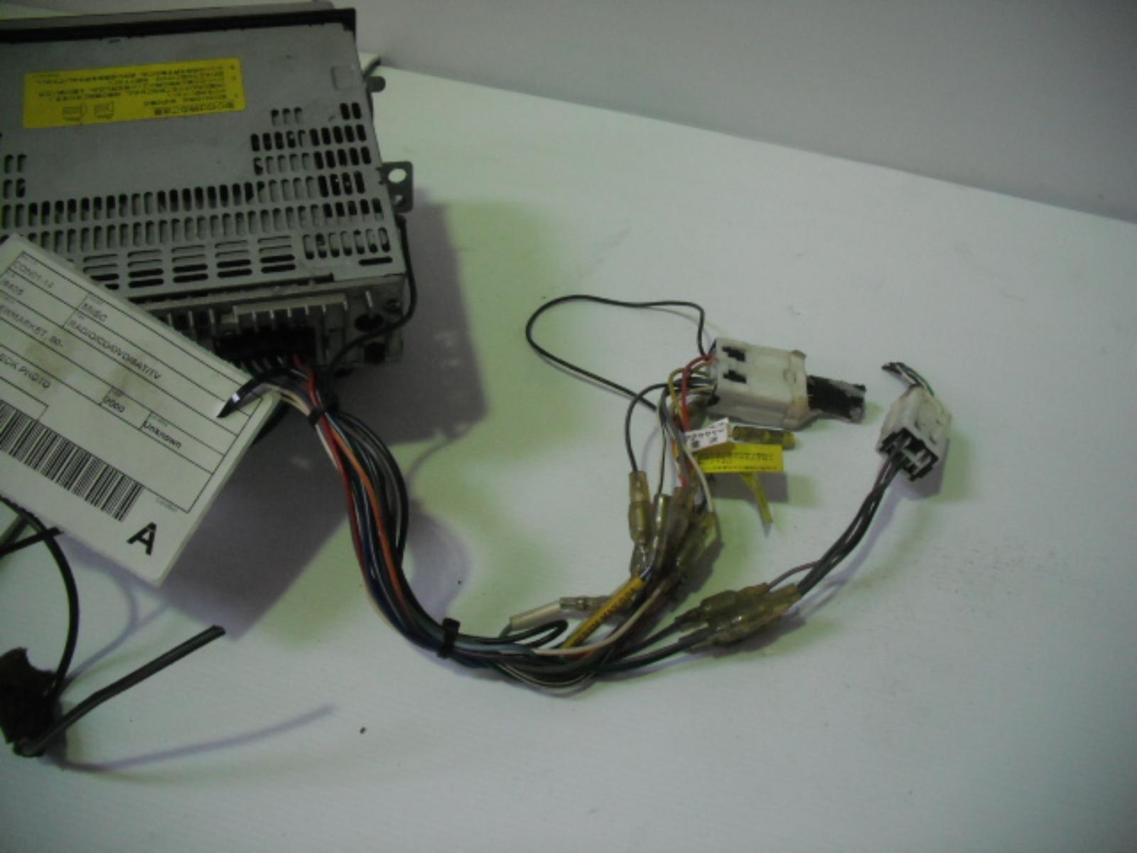 View Auto part Radio/Cd/Dvd/Sat/Tv Misc Misc 2000