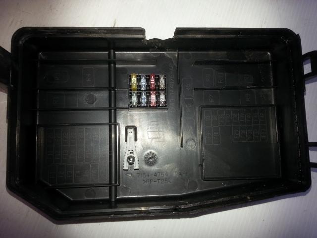View Auto part Fuse Box Jaguar X Type 2003