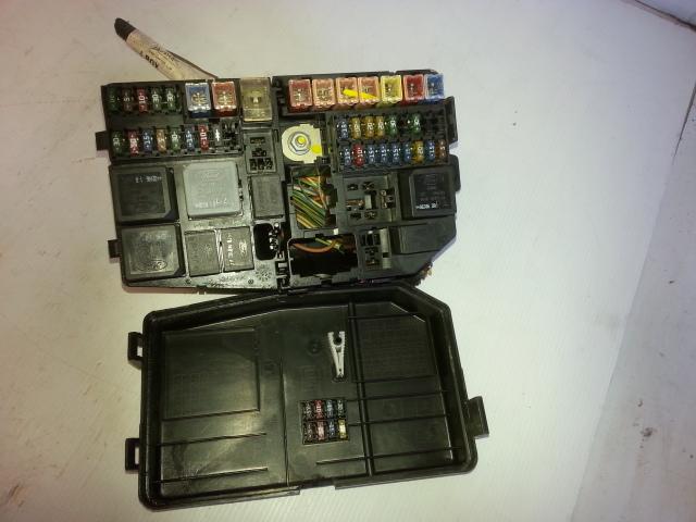 View Auto part Fuse Box Jaguar X Type 2003