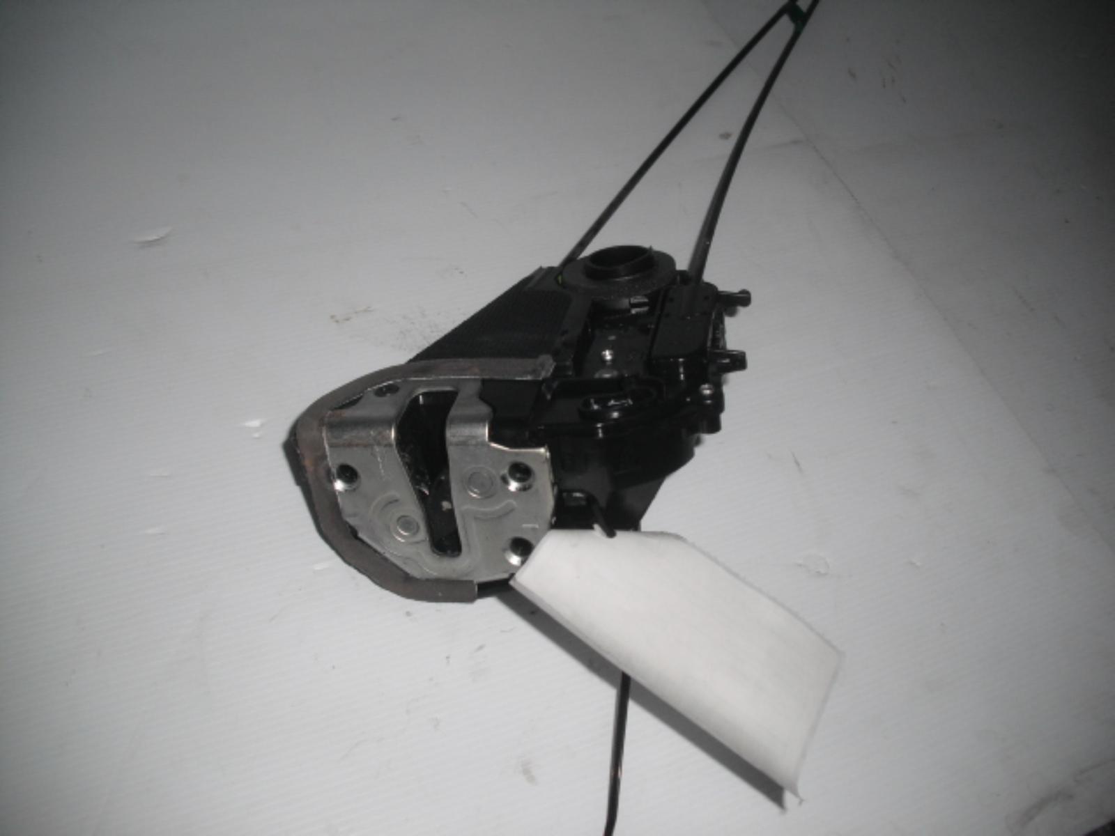 View Auto part Door/Boot/Gate Lock Toyota Yaris 2007