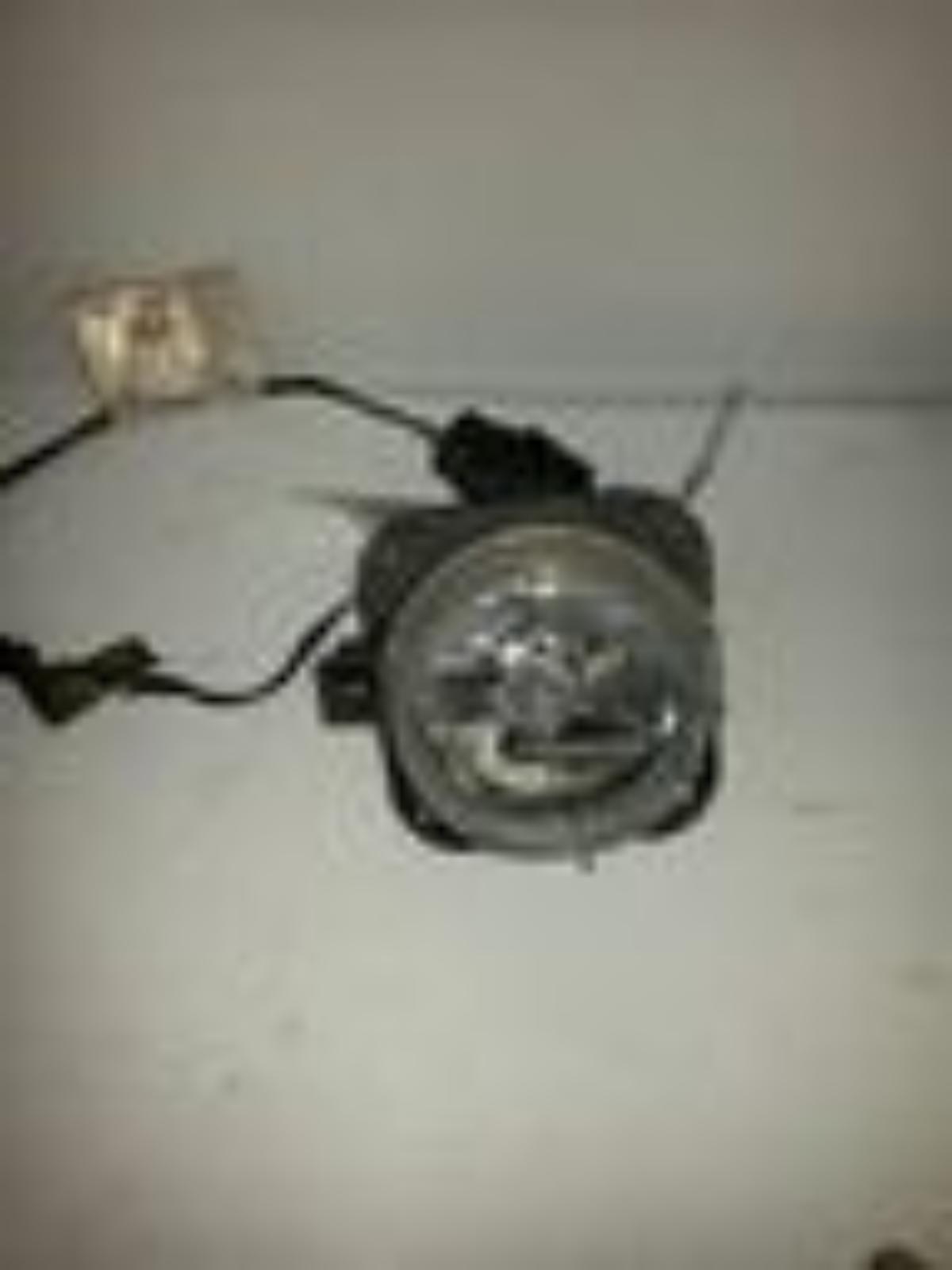 2003 Jaguar X Type Left Indicator/Fog/Side View Auto part Left Indicator/Fog/Side Jaguar X Type 2003