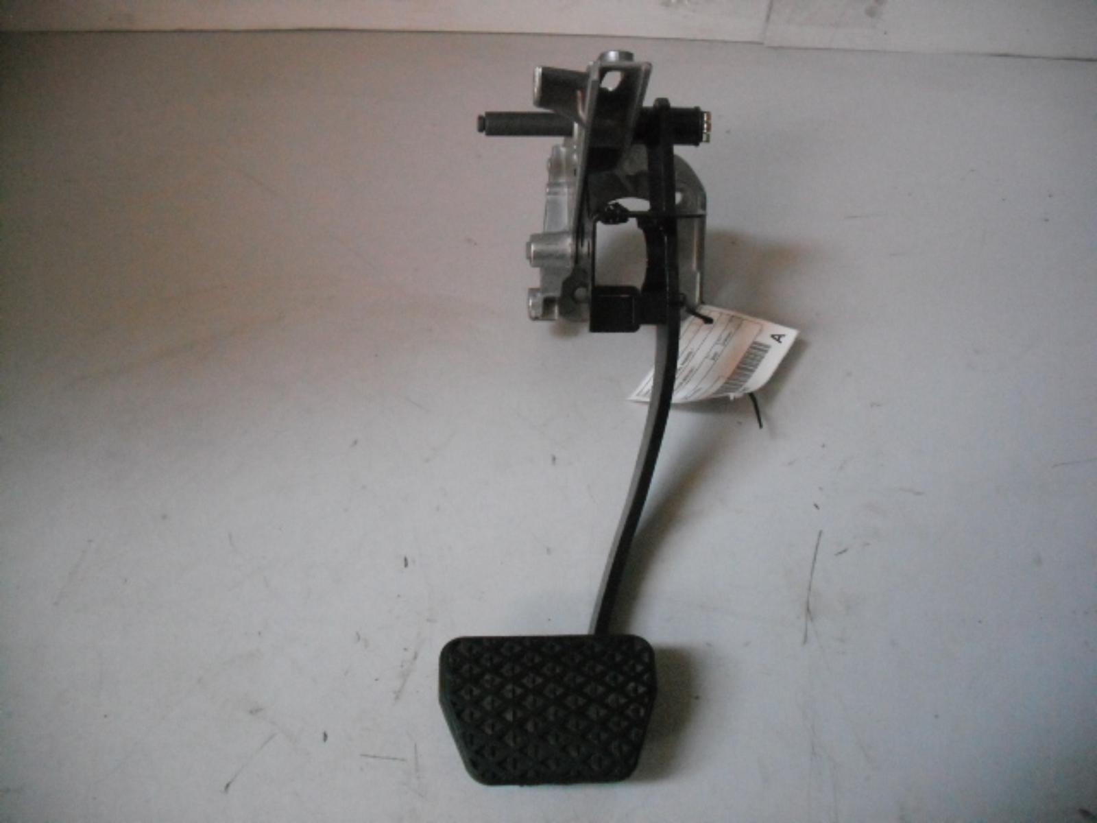 View Auto part Pedal Assembly Bmw X3 2005