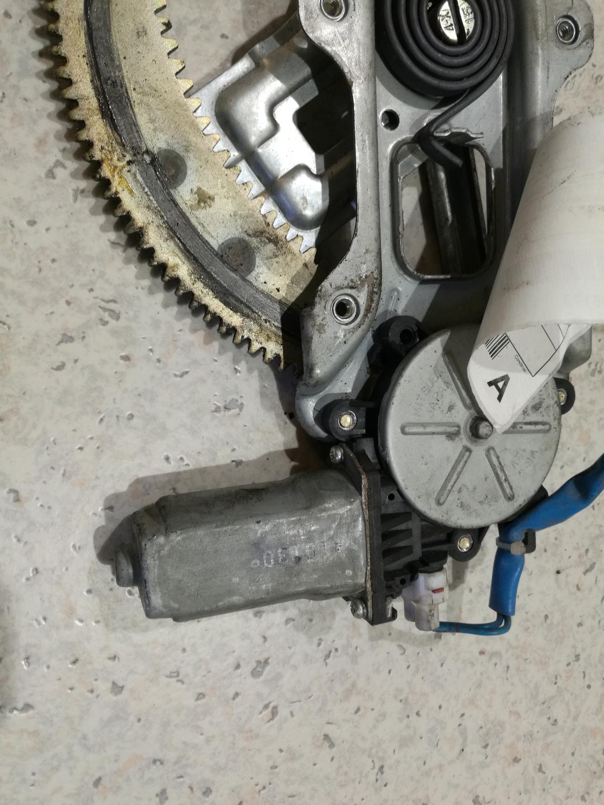 View Auto part Left Front Window Reg/Motor Subaru Forester 2005