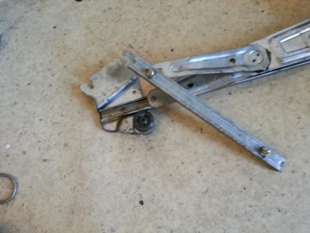View Auto part Left Front Window Reg/Motor Subaru Forester 2005