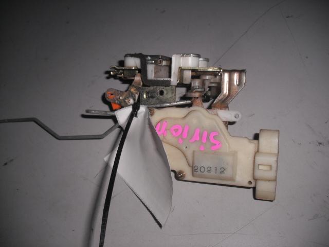 View Auto part Door/Boot/Gate Lock Daihatsu Sirion 2003