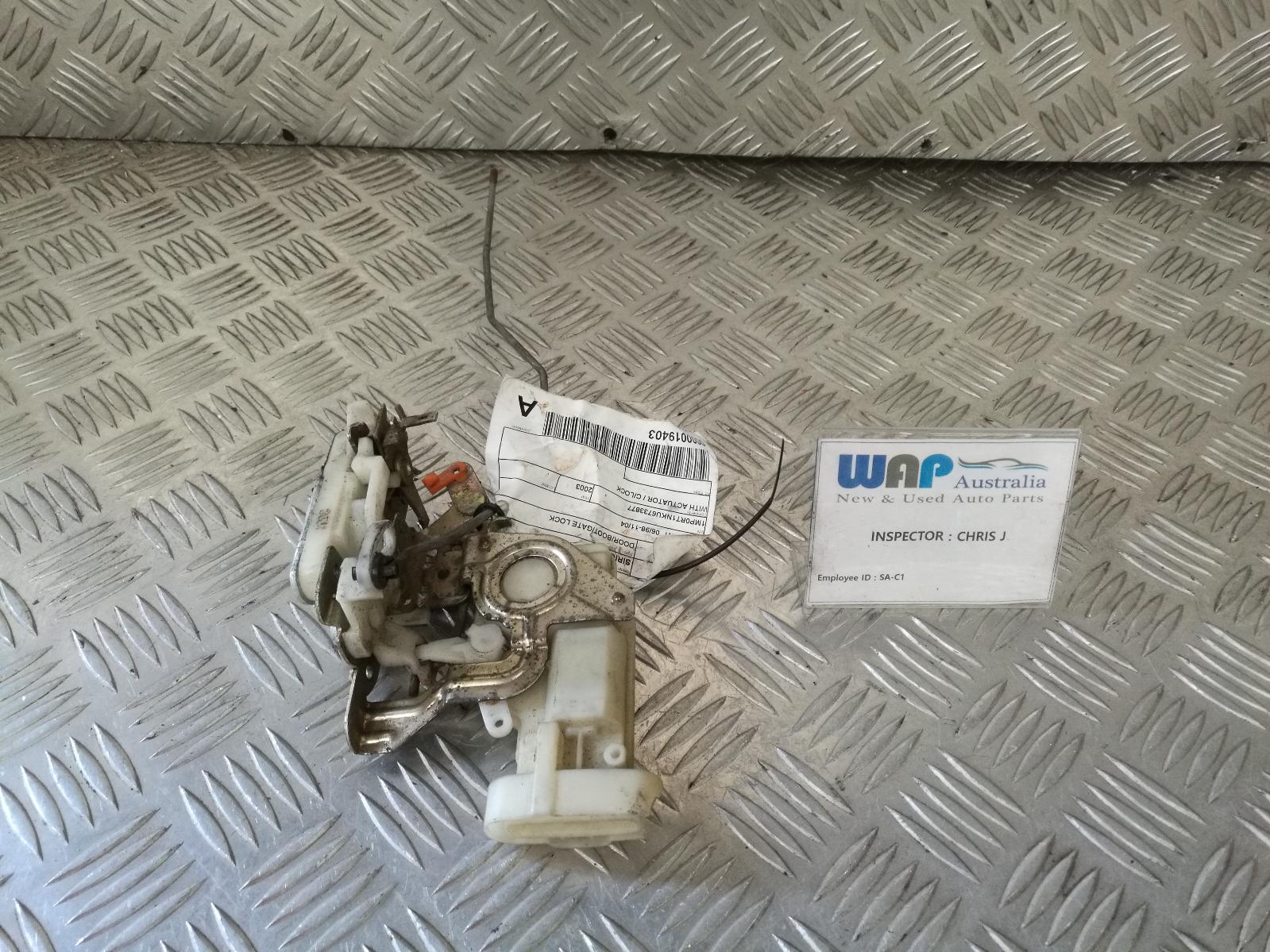 View Auto part Door/Boot/Gate Lock Daihatsu Sirion 2003